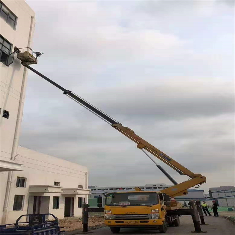 浩口镇哪里有小型吊车出租的